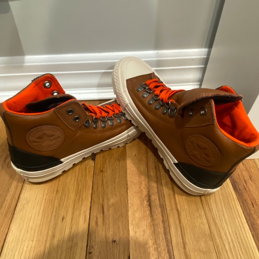 Converse Brand New sneaker boots